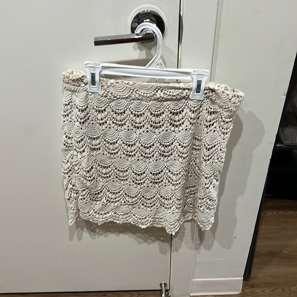 Lace detail skirt